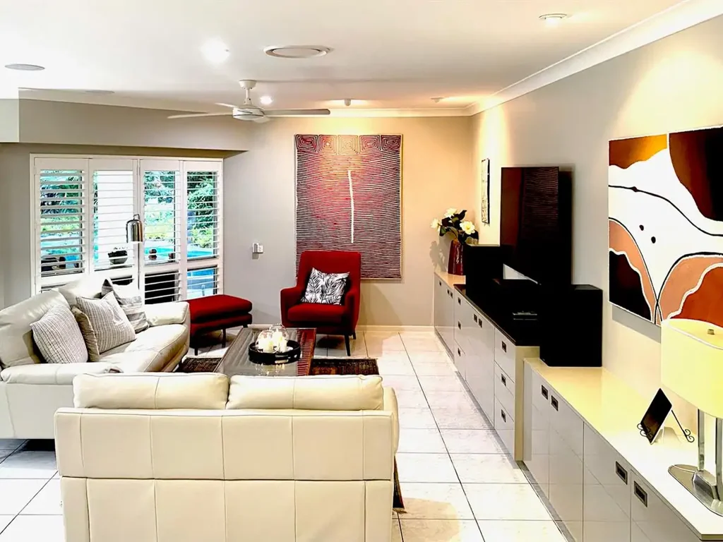 Clifton Beach 3Moenga Grand 3 bed property, 5 minutes to Clifton Beach.