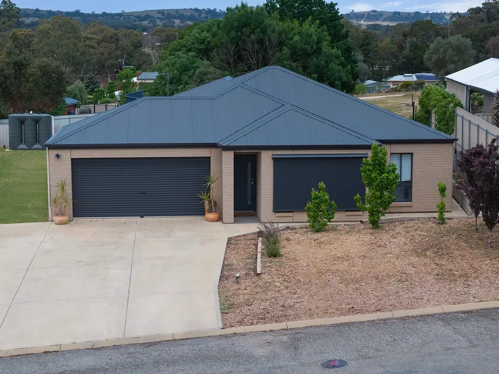 Clare 4 Bedroom Family Living in Desirable Location