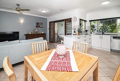 2/30 Oliva Street, Palm Cove, QLD 4879, 2房, 1浴, Apartment