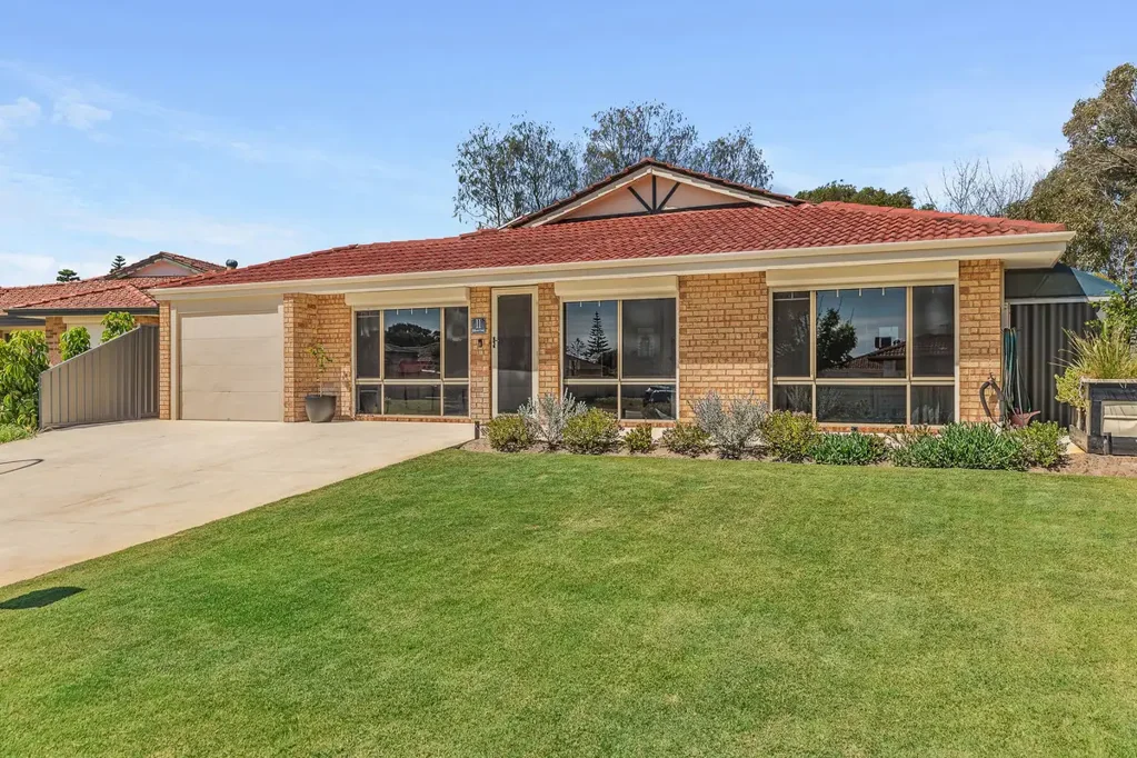 11 Hillcrest Court, Port Kennedy, WA 6172