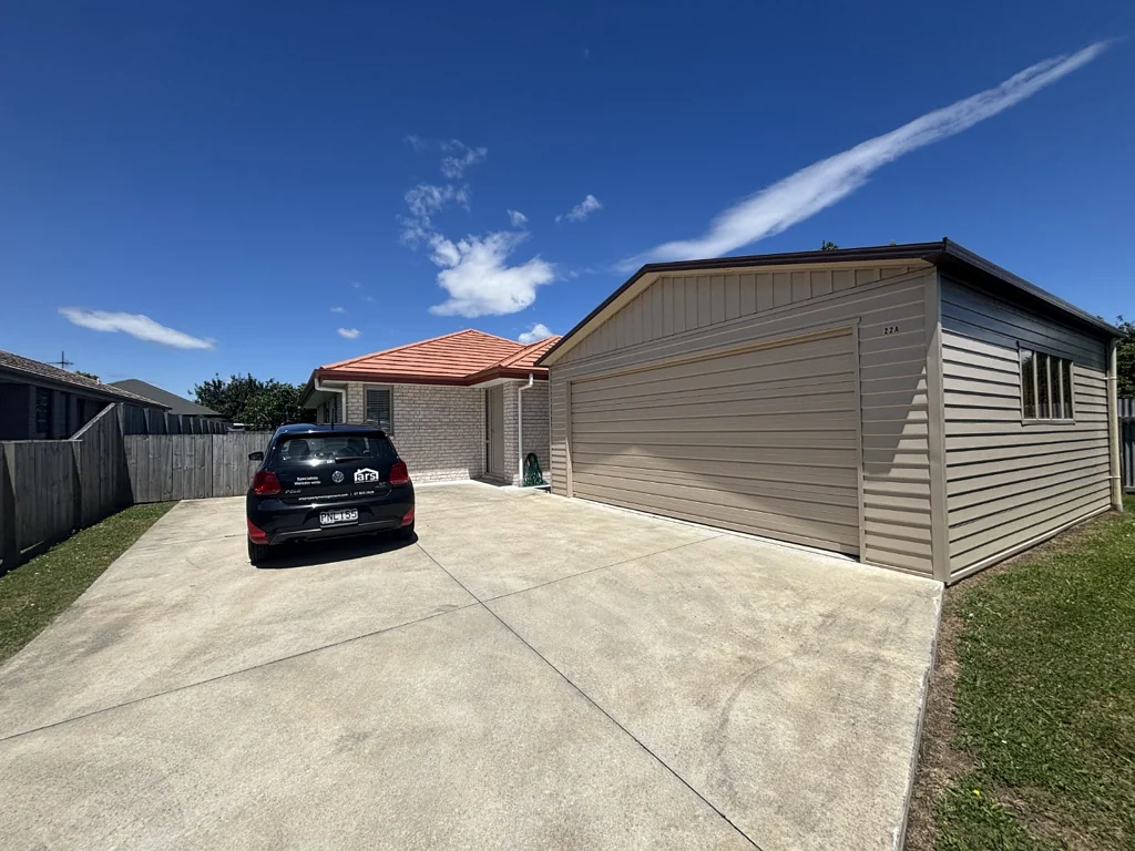 PRIVATE BACK SECTION