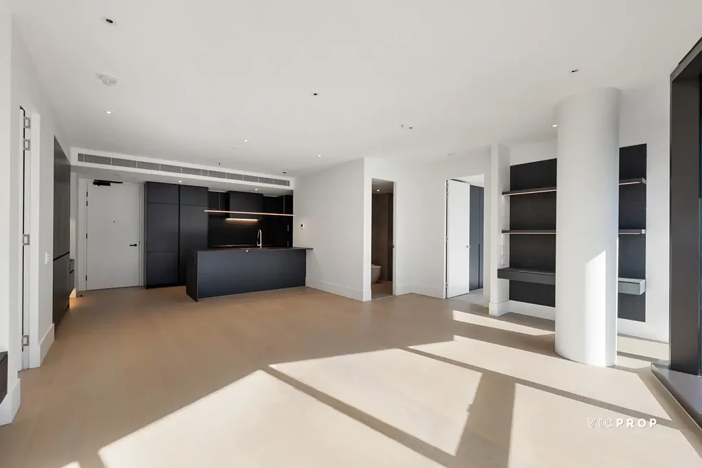 RIVERSIDE PRESTIGE – WHERE LUXURY MEETS LIFESTYLE
