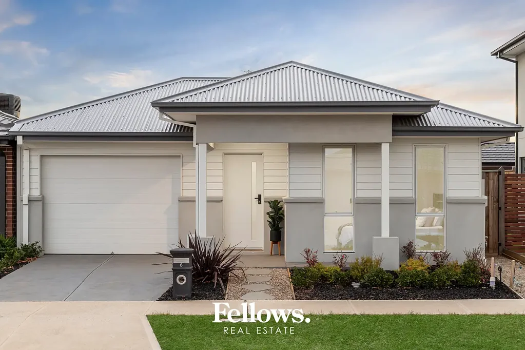 6 Chitwan Street, Clyde North, VIC 3978