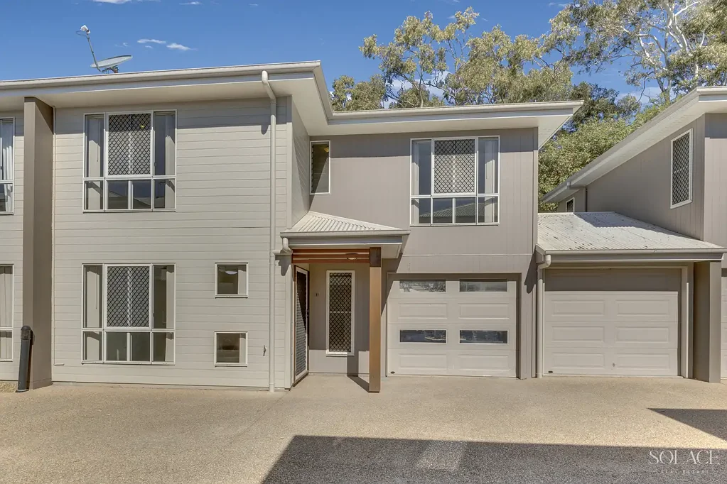 The Ultimate Townhouse – Space, Style & Convenience!