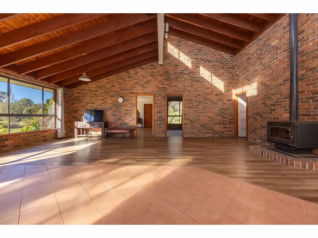Nabiac 5침실 This rare, small acre property could be yours!