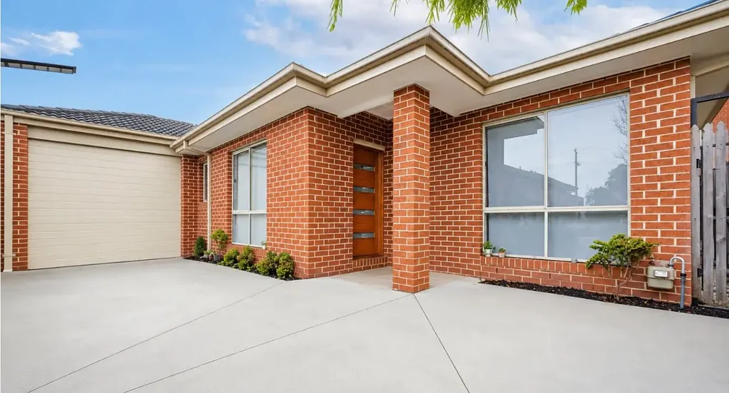 Contemporary Comfort Meets Convenience on Warana Drive