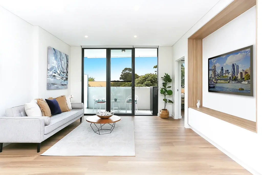 Modern apartment in heart of Ashfield