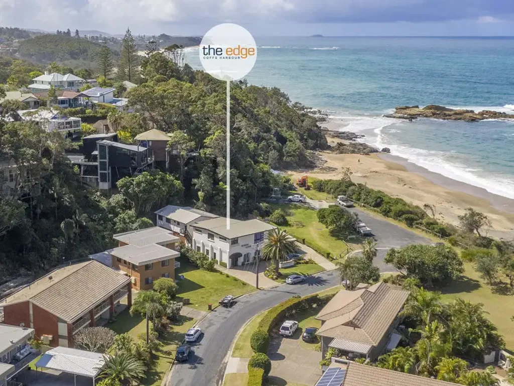 BEACH VIEWS FROM YOUR DOORSTEP