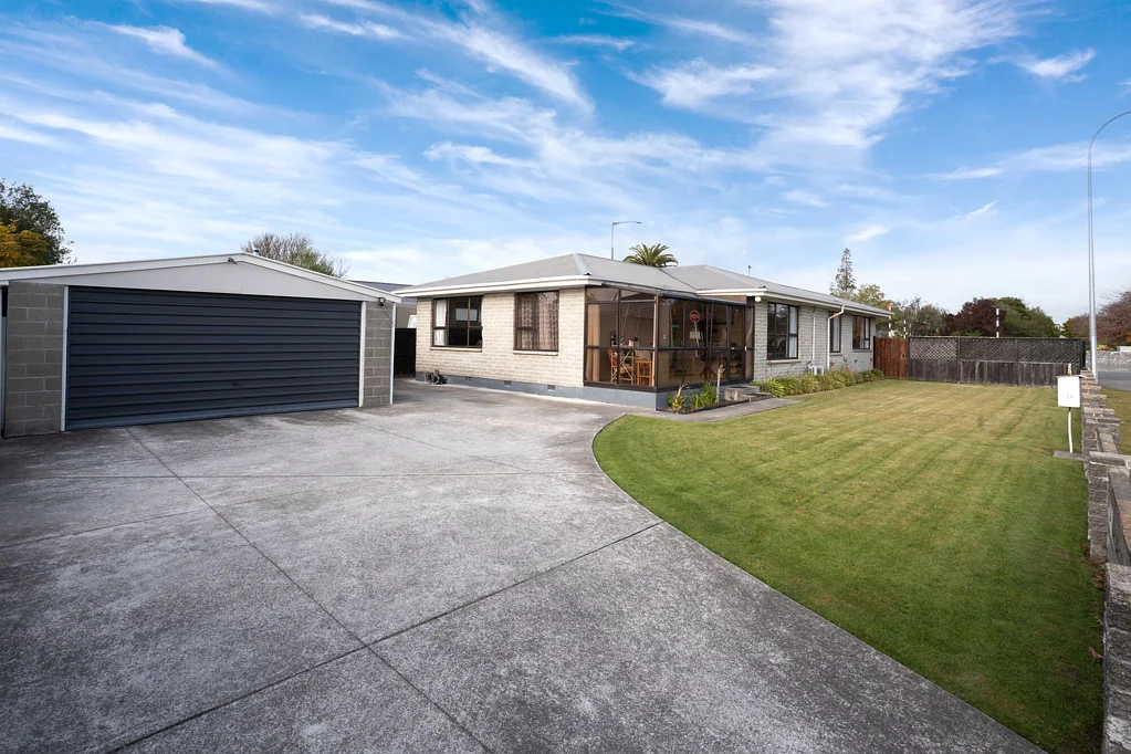 Kaiapoi 4침실 3 Car Garage, 4 Bedrooms + Sunshine!