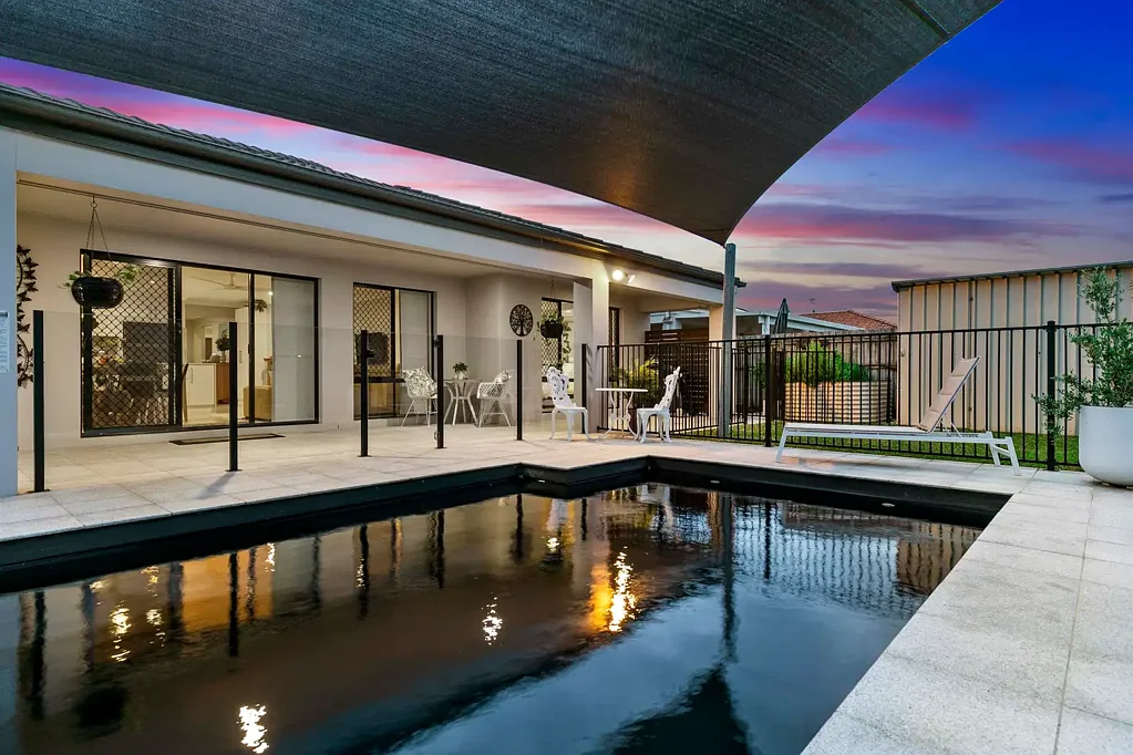 17 Earl Saint Vincent Circuit, Eli Waters, QLD 4655