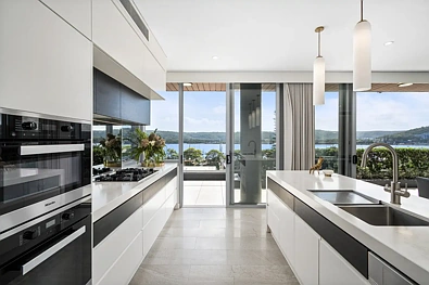 Point Frederick 3Zimmer Panoramic Perfection from This Exclusive Sub-Penthouse
