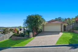 8 Pago Terrace, Pacific Pines