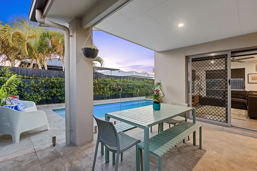 Mountain Creek 4 Slaapkamer Comfort, Convenience and Poolside Living in Brightwater
