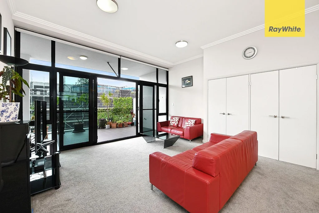 Meadowbank 3房 现代雅致居所 145㎡空间开阔 景观餐饮区 河景尽收眼底 Modern Apartment Living in the Heart of Meadowbank with Breathtaking Water Views