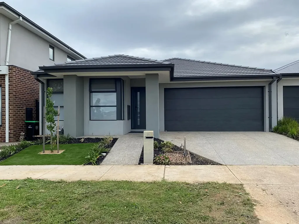 Primely Located in the Heart of Bonnie Brook