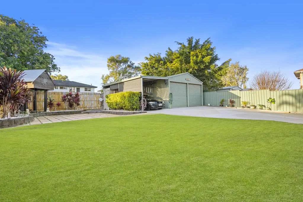 Alexandra Hills 4 Slaapkamer DUAL ACCESS, ENDLESS PARKING & AN ENTERTAINER'S BACKYARD - THIS ONE HAS IT ALL