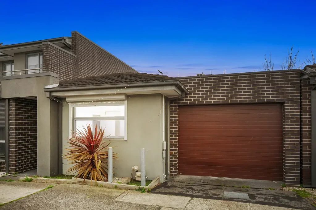 Thomastown 2 Bedroom Easy-Care Living Meets Exceptional Location