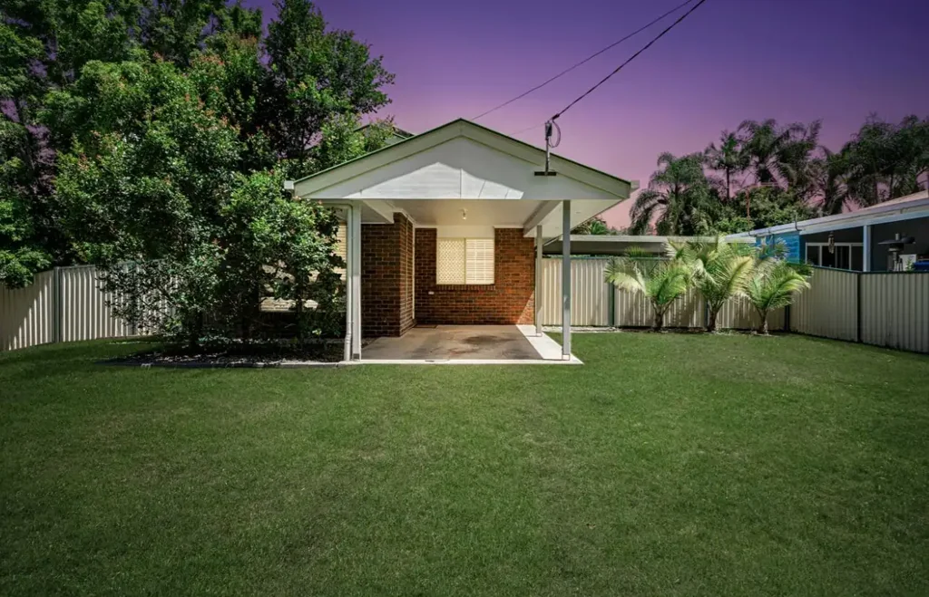 Well Equipped Home on 809m² Block