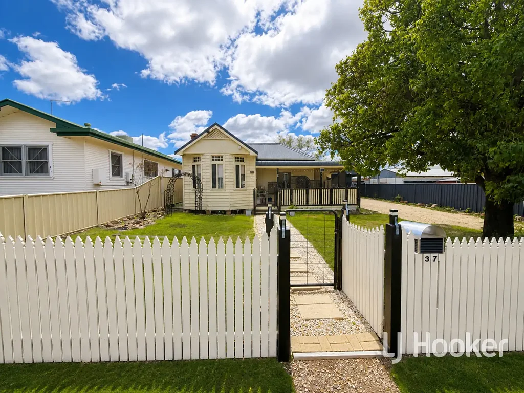 Inverell 4બેડરૂમ Family Home in Ideal Ross Hill Location