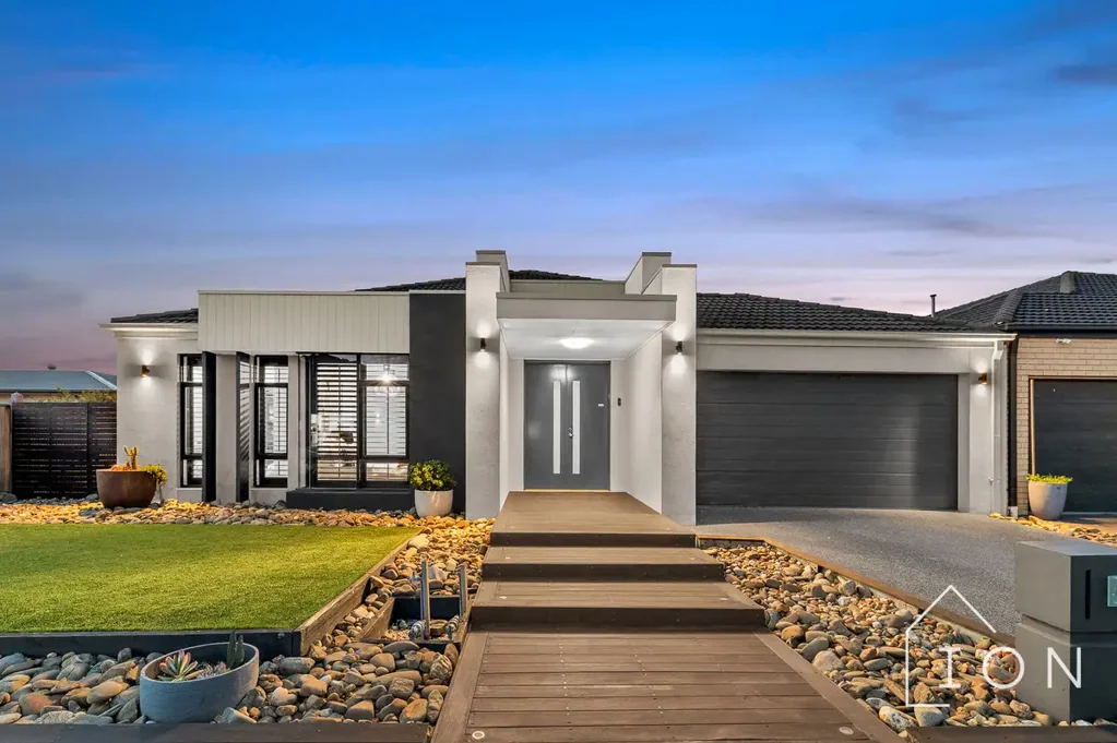 4 Honeybark Crescent, Lyndhurst, VIC 3975