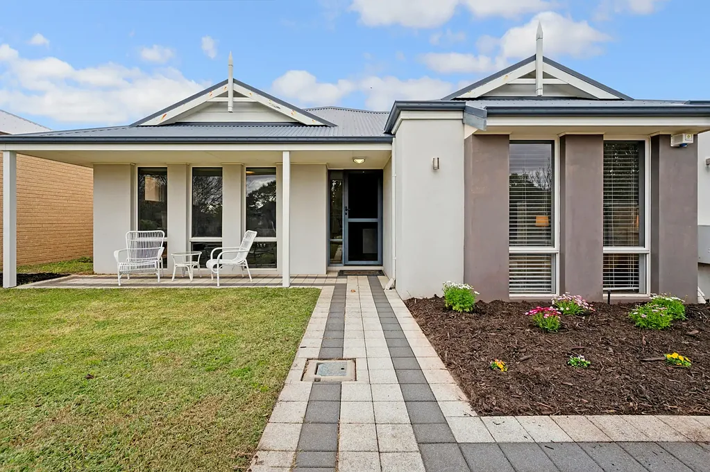 Harrisdale 3Phòng ngủ MODERN & MOVE IN READY ..
