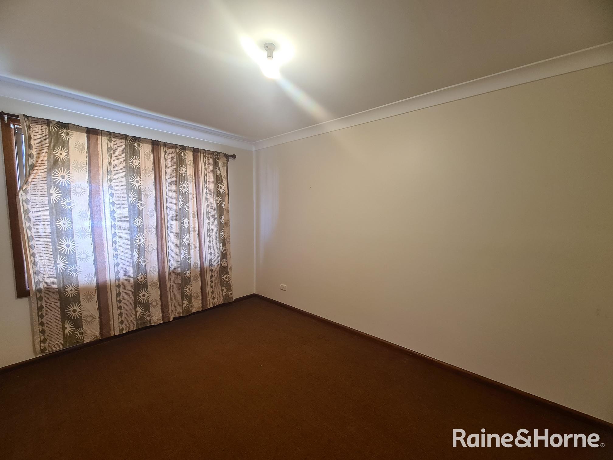 UNIT 1 104 EAST ST, NOWRA NSW 2541, 0 phòng ngủ, 0 phòng tắm, House