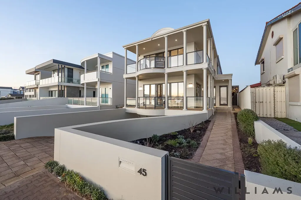 Glenelg North 5ਬੈੱਡਰੂਮ UNDER CONTRACT BY JONATHON KIRITSIS 0408 805 778 - WILLIAMS LUXURY