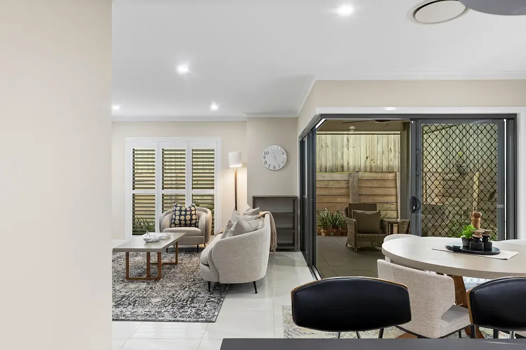 Fully Furnished - close proximity to both major hospitals