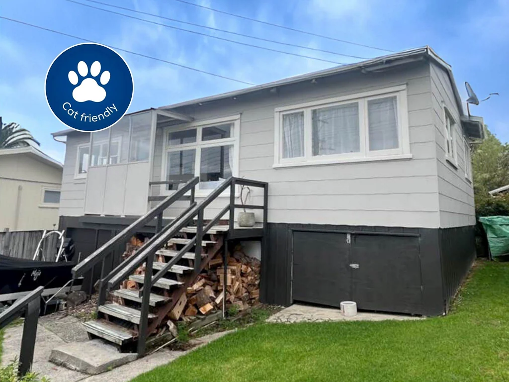 Two bedroom beauty - Water and lawns included