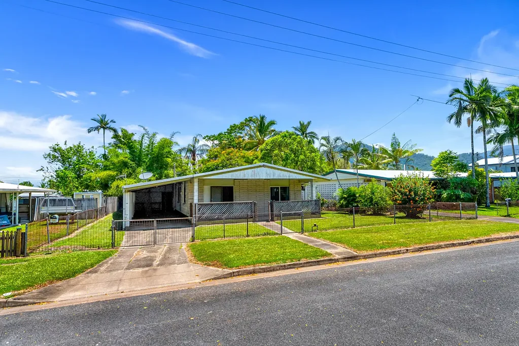 13 Purbeck Place, Edge Hill, QLD 4870