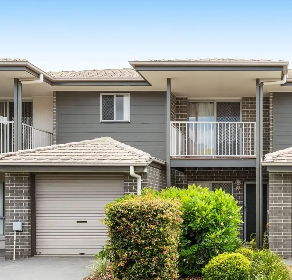 Redbank Plains 3ਬੈੱਡਰੂਮ Modern 3 bed 2.5 bathroom Townhouse in Modern Complex + Swimming Pool +BBQ +Gym  Close to all ameneties