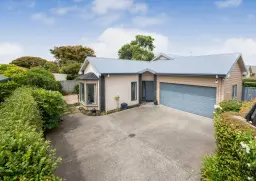 16 Cloake Way, Palmerston North Central