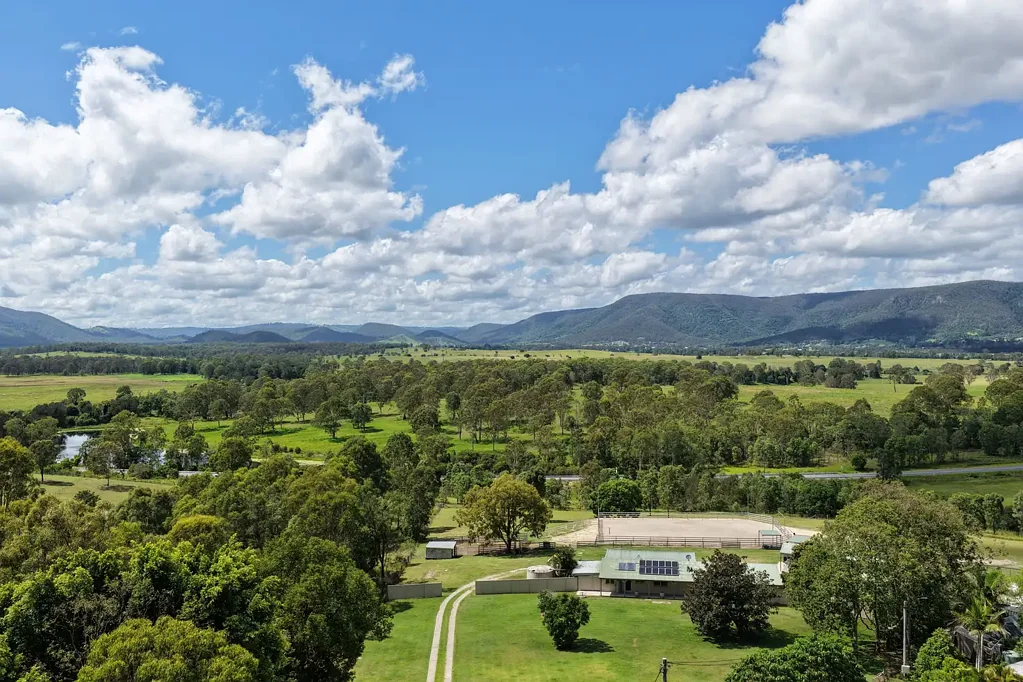 Royston  YOUR EQUINE LIFESTYLE AWAITS