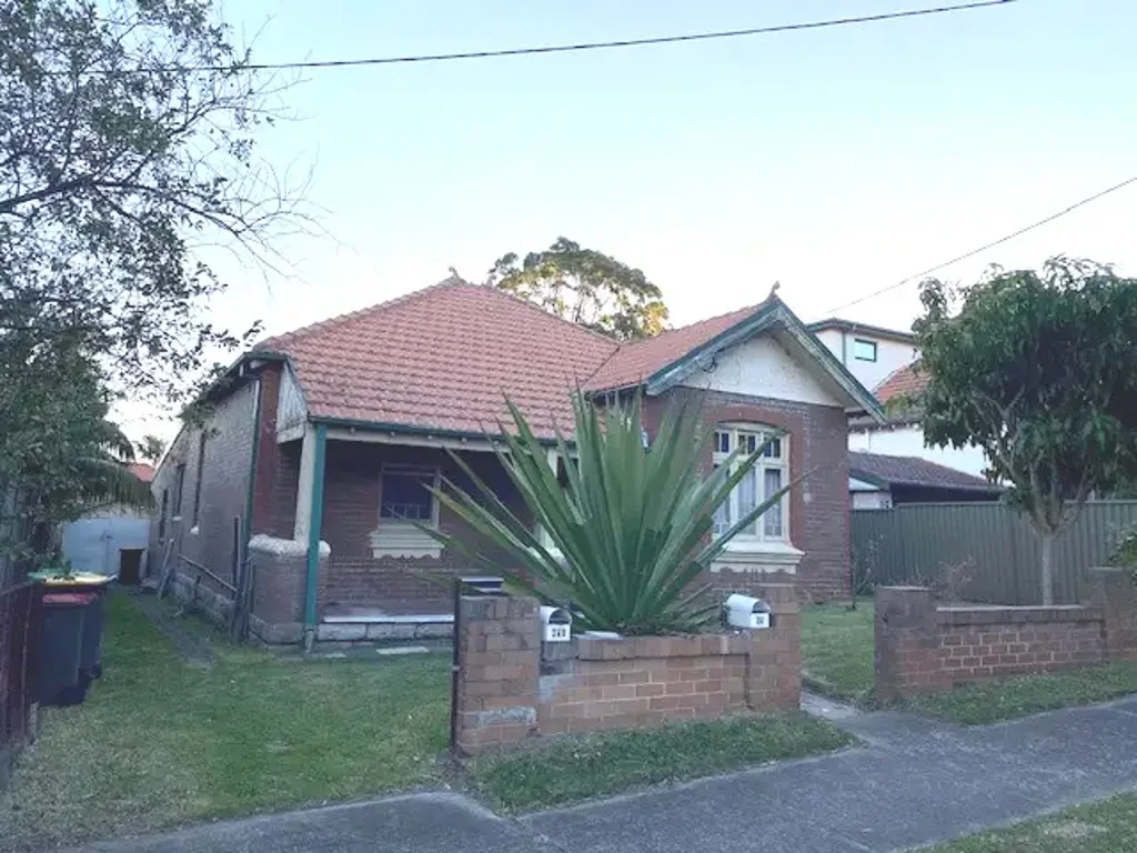 SPACIOUS THREE BEDROOM HOME!!!