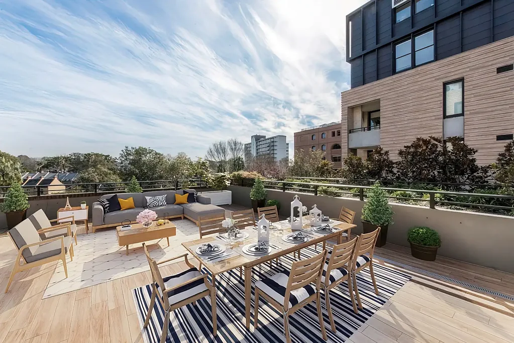 Glebe 3 Bedroom Architectural Elegance & Outdoor Grandeur in West End Residences