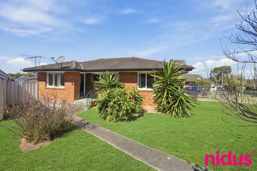 Tregear 5房 Tregear的砖房 + 全新祖母房机会 Brick House + Brand New Granny Flat Opportunity In Tregear