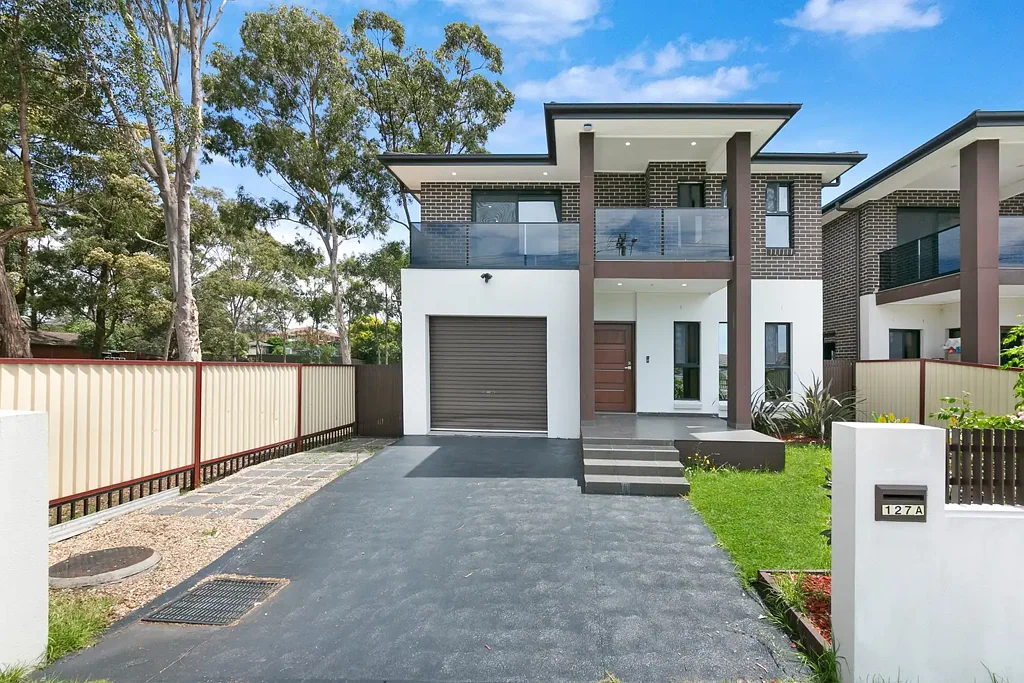Spacious and Stylish Family Residence for Contemporary Living! With a 2 bedroom granny flat