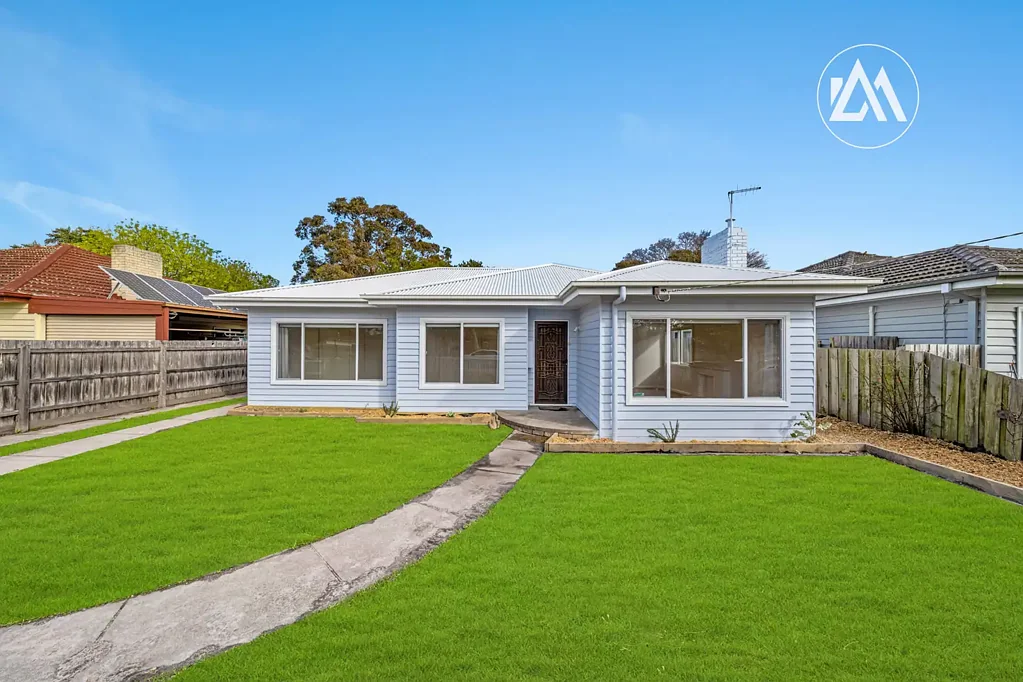 Seaford 3房 Seaford 魅力，兼具分割潜力 (需市政批准) Seaford Charm with Subdivision Potential (STCA)