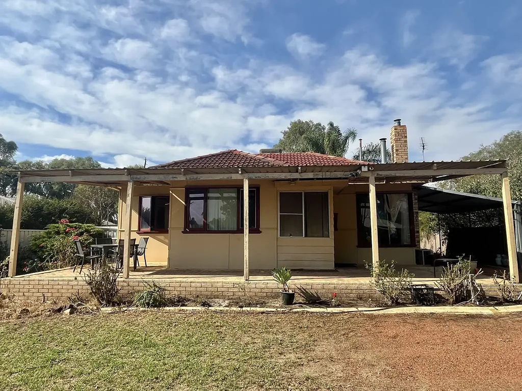 13 Strickland Ave, Northam, WA 6401