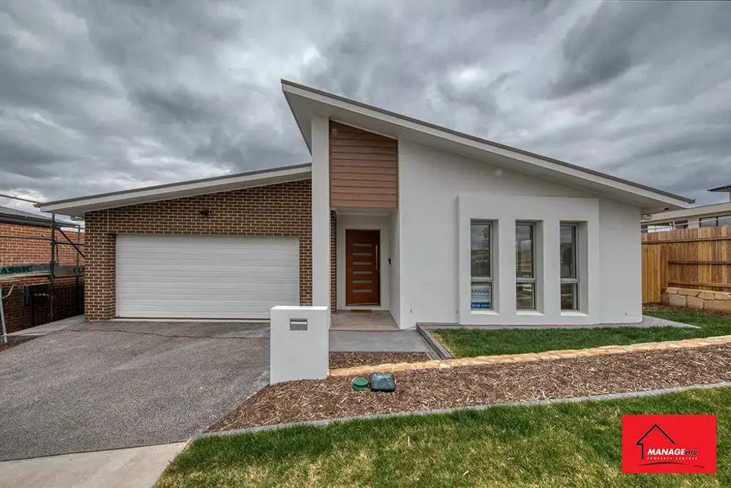 A Home to Make Memories – 4 Bedrooms, Study & Separate Living Areas