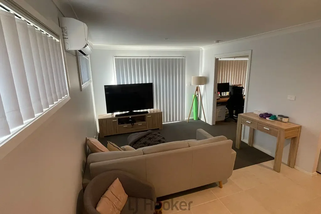 Charming 2 Bedroom Home in Convenient Boolaroo Location