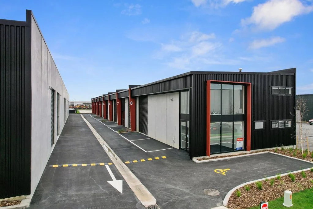 Burbush INDUSTRIAL UNITS IN BURBUSH, HAMILTON