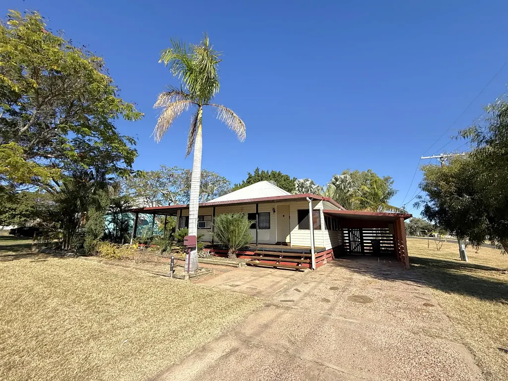 Barcaldine 4房  Queenslander Cottage on Corner Allotment
