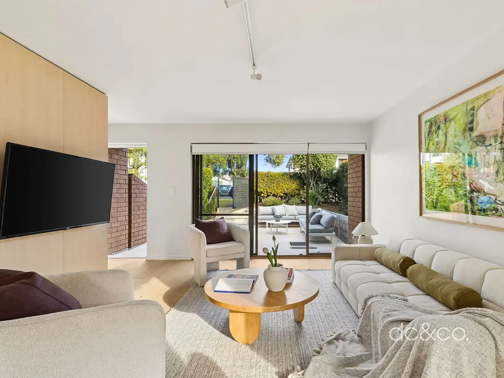 Concord 2कमरा Light-filled living in a convenient Concord setting