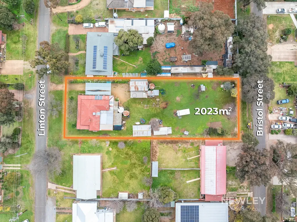 Collingullie 3ਬੈੱਡਰੂਮ Plenty of Potential on 2023 Square Metres