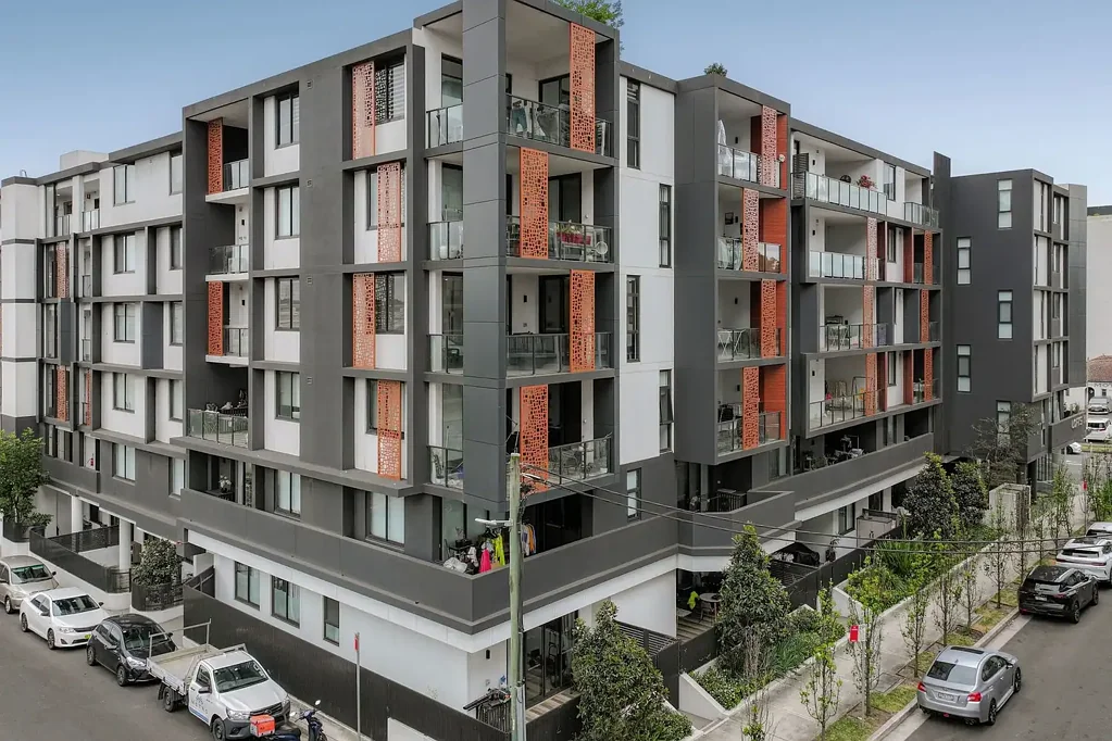 Contemporary apartment living in a convenient Homebush setting