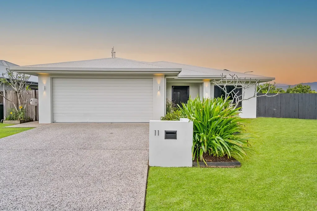 White Rock 4ਬੈੱਡਰੂਮ Quality Family Living on a Spacious Corner Block
