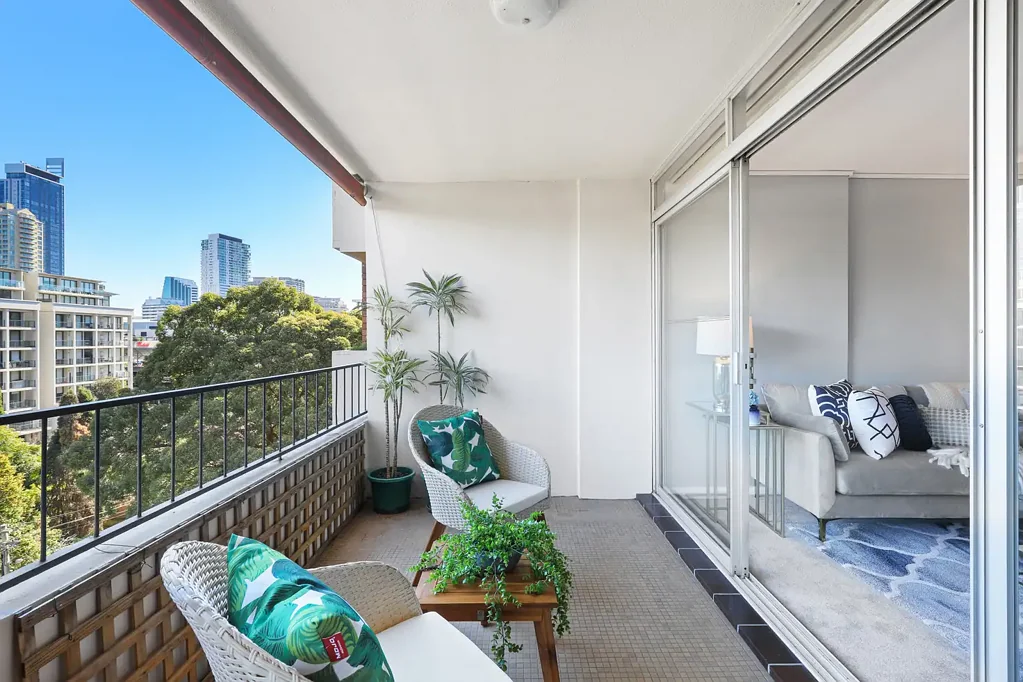 Chatswood 2Kwarto Double Garage, Generous Interiors and Prime Chatswood Location