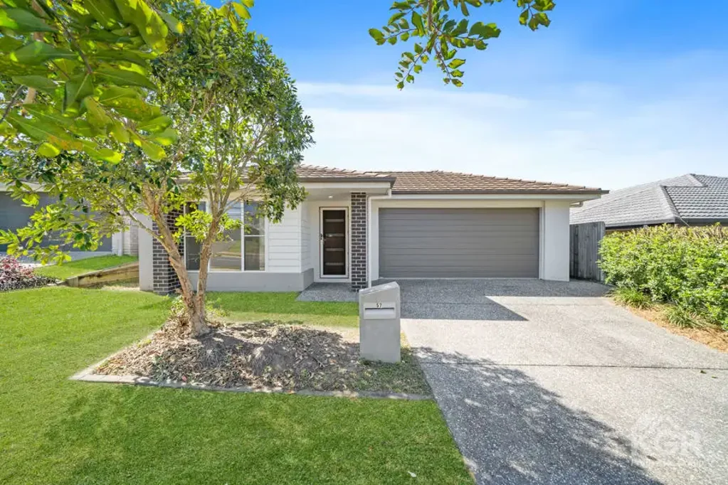57 SUMMERVIEW AVENUE, Yarrabilba, QLD 4207