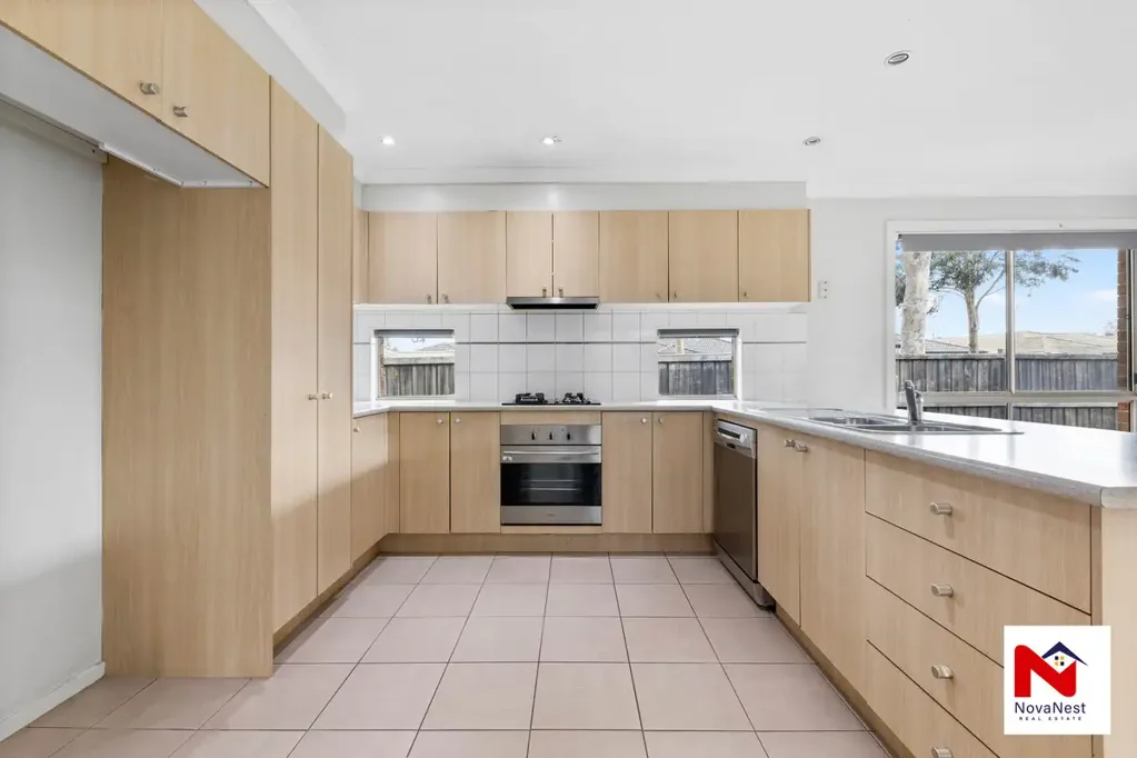 Tarneit 3ห้องนอน Family Comfort & Lifestyle Excellence in Prestigious Moorookyle Estate !!